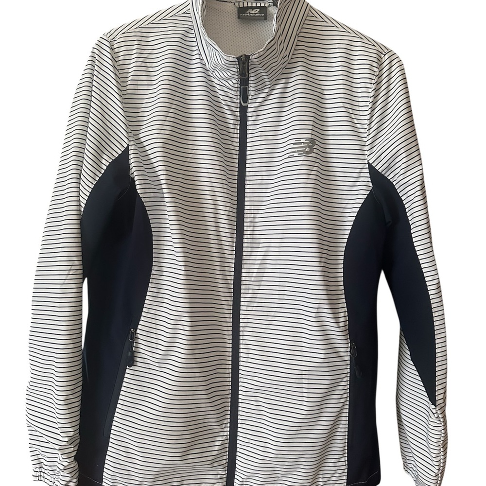 New Balance Jacket Women’s Medium White Outdoor Zip Up Hike Striped Windbreaker
